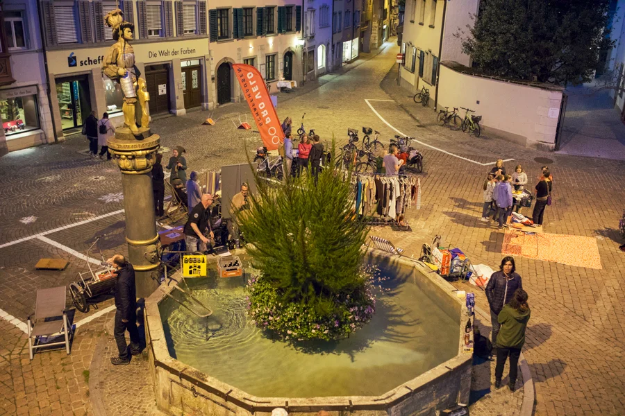 Volksfest statt Parkplätze von verschiedensten OrganisatorInnen in der Innenstadt von Schaffhausen am PARK(ing) Day 2019 Volksfest statt Parkplätze von verschiedensten OrganisatorInnen in der Innenstadt von Schaffhausen am PARK(ing) Day 2019