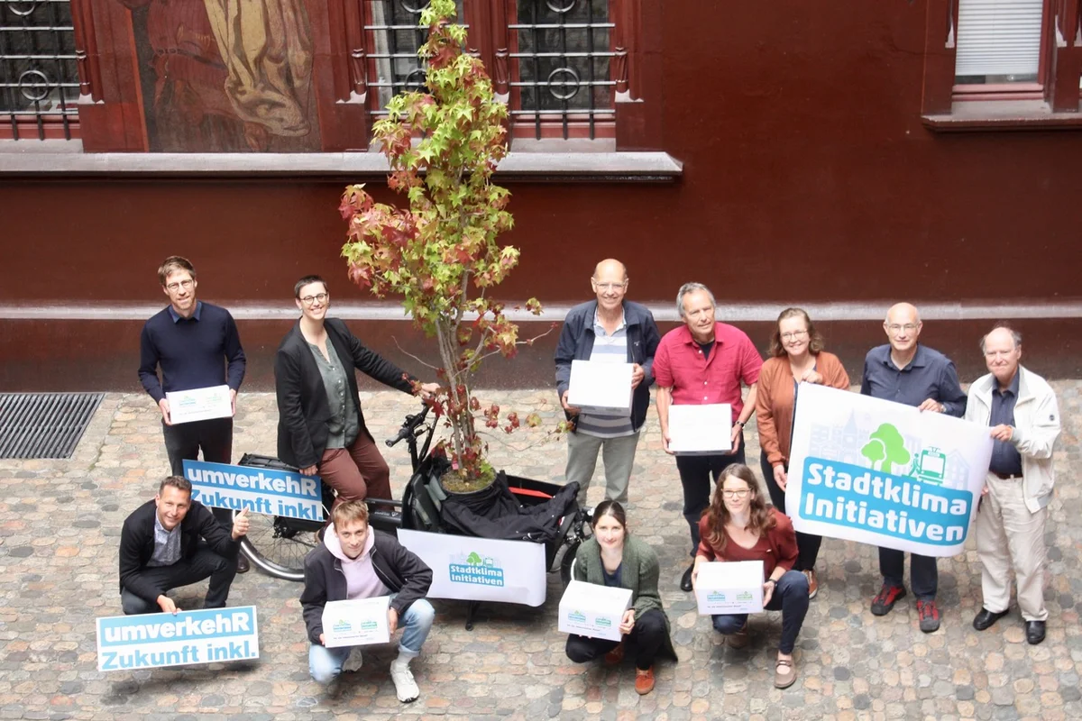 Einreichung der Stadtklima-Initiativen in Basel Einreichung der Stadtklima-Initiativen in Basel