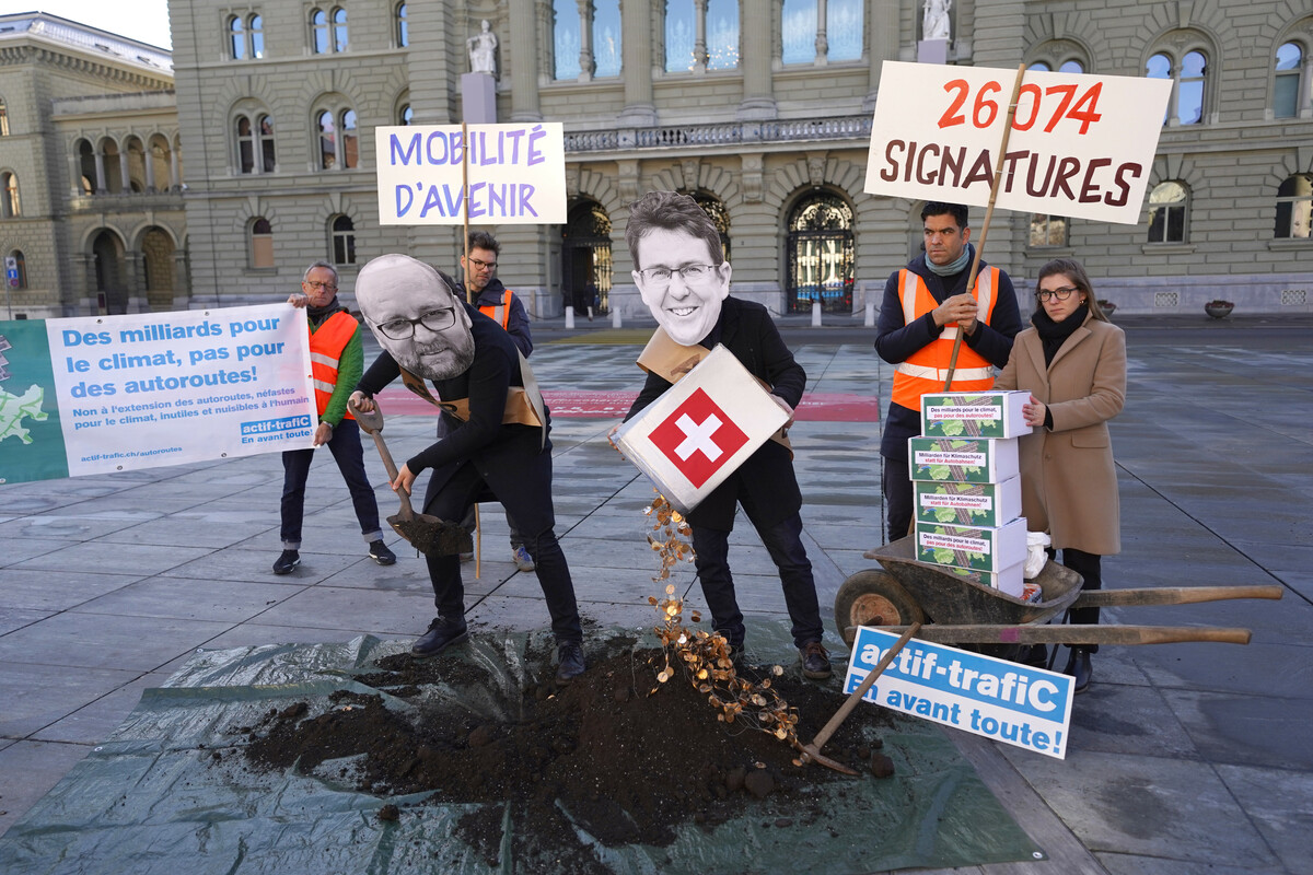 pétition «Des milliards pour le climat, pas pour des autoroutes!»