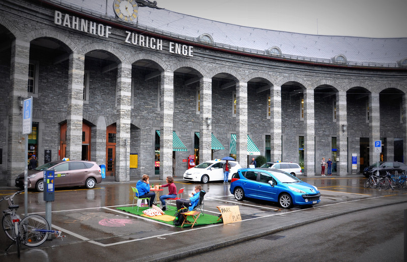 Ziviler Ungehorsam statt Parkplatz am PARK(ing) Day 2016 in Zürich