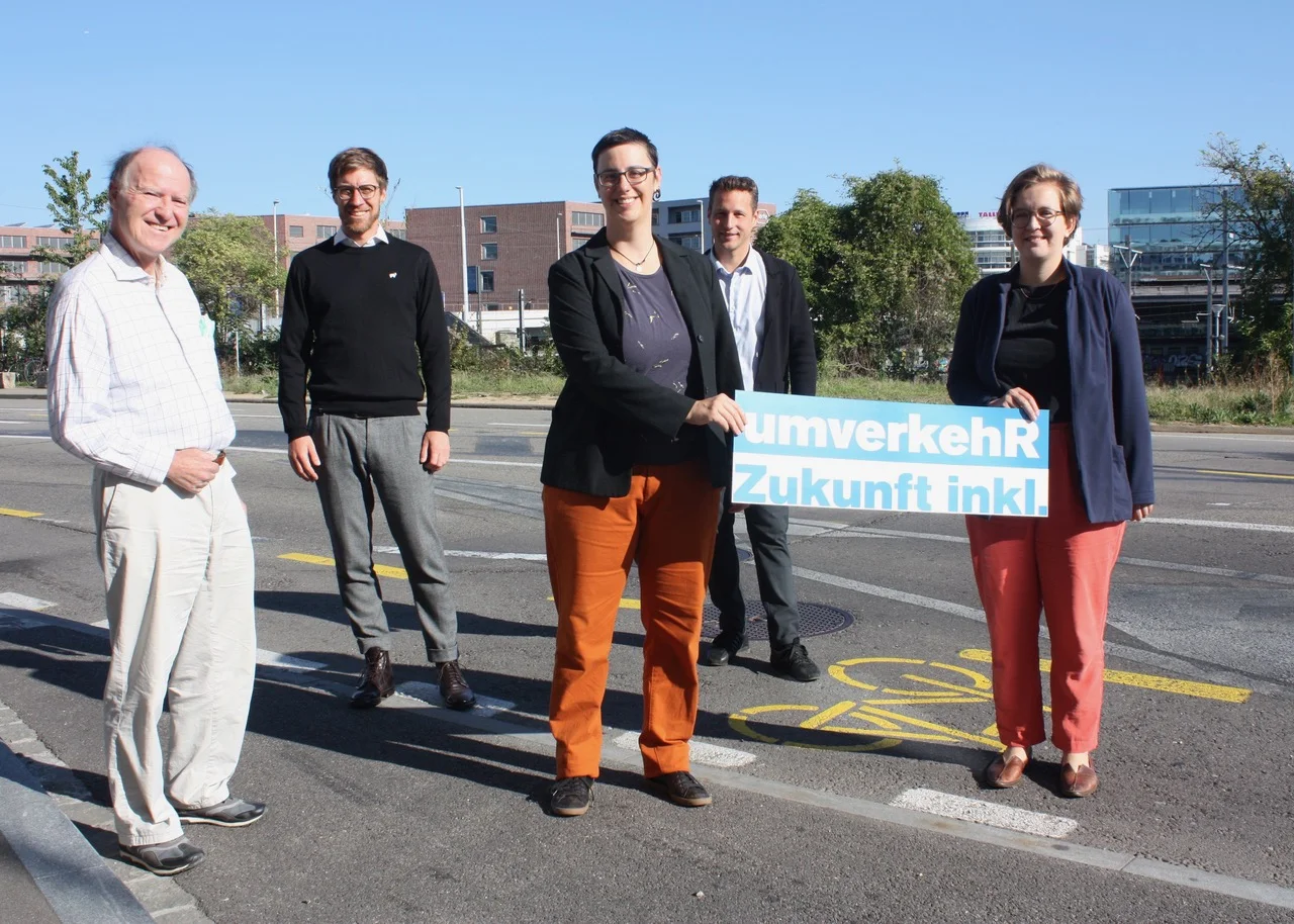 Lancierung der Stadtklima-Initiativen durch Vertreter und Vertreterinnen verschiedener Parteien, Verbänden und Organisationen Lancierung der Stadtklima-Initiativen durch Vertreter und Vertreterinnen verschiedener Parteien, Verbänden und Organisationen