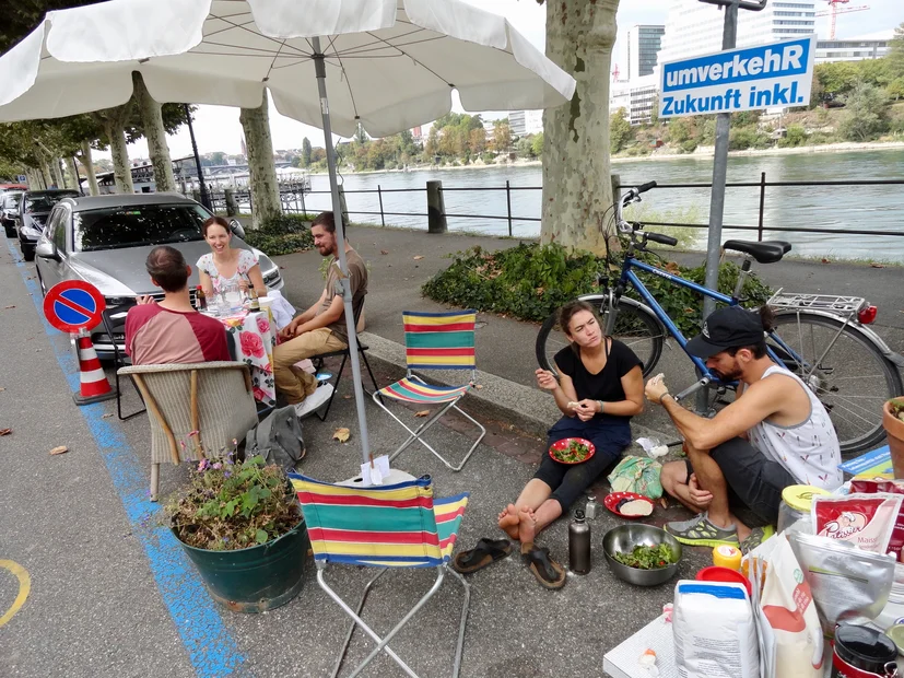 Pop-up-Küche statt Parkplatz! Aktion St. Alban-Rheinweg in Basel am PARK(ing) Day 2018