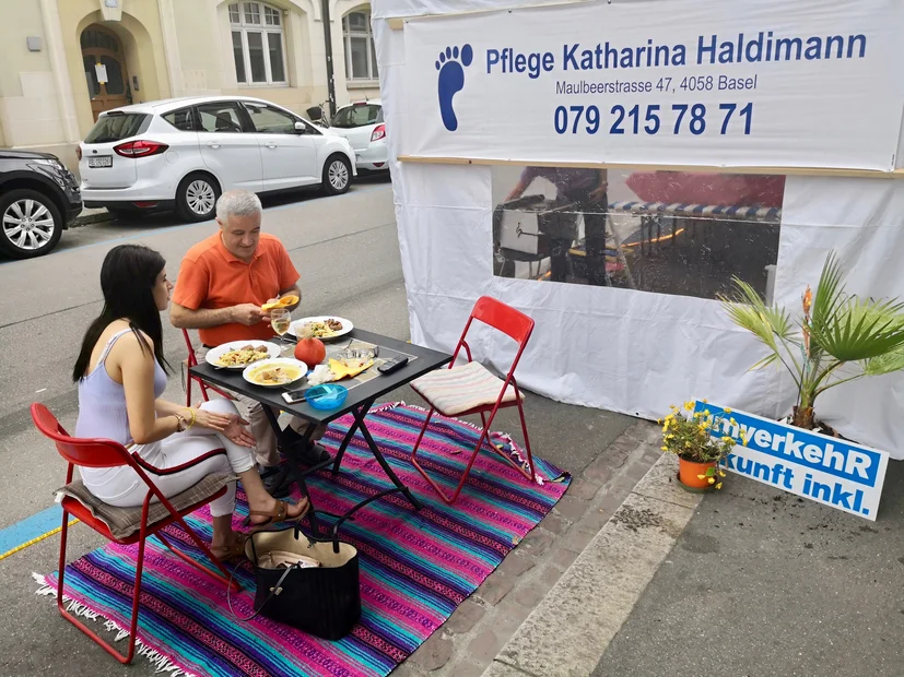 Quartiertreff statt Parkplatz an der Maulbeerstrasse in Basel am PARK(ing) Dy 2018