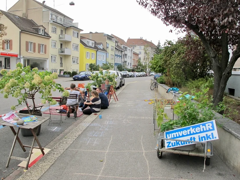 Verweiloase statt Parkplatz! Aktion in der Hegenheimerstrasse in Basel