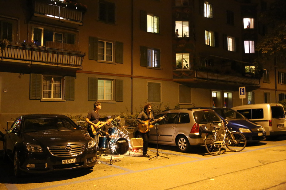 Rock n' Roll statt Parkplatz am PARK(ing) Day 2014 in Zürich