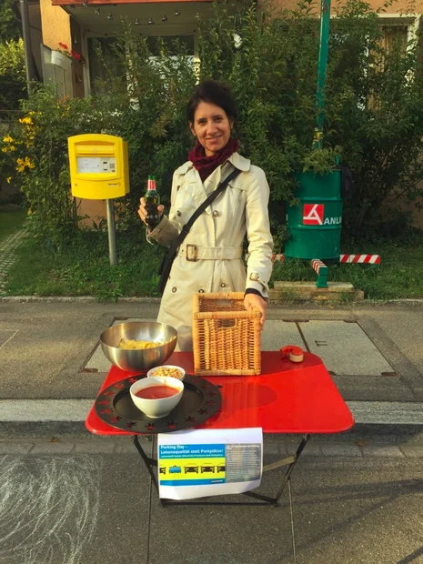 Tappas statt Parkplatz am PARK(ing) Day 2017 in Zürich