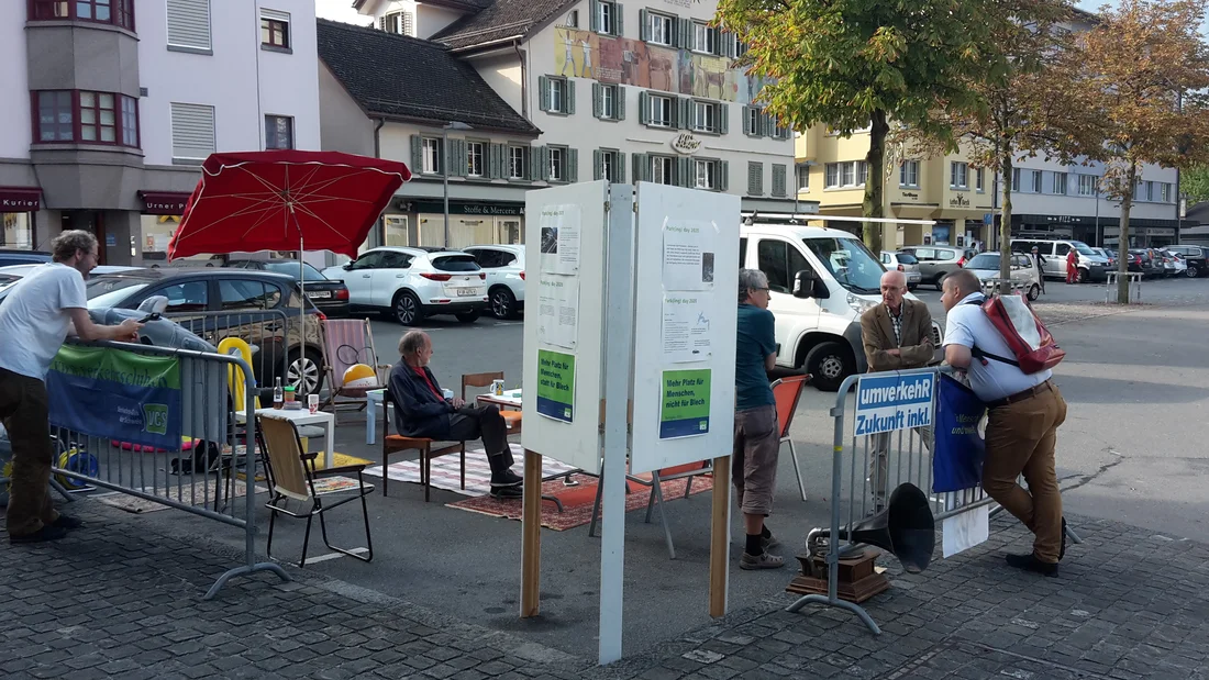 Ferien statt Parkplätze, die Parklücke zu einem Ferienparadies umbauen vom VCS-Uri