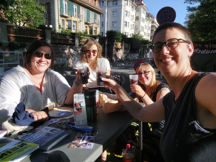 PARK(ing) Day 2021, Basel, Unterer Rheinweg, Trinken mit Linken
