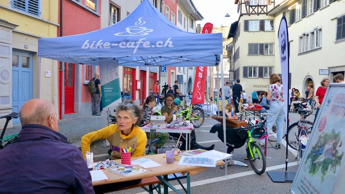 PARK(ing) Day 2021, Schaffhausen, Neustadt Musik, Food, Drinks,Spiel & Spass, Velos statt Autos, Park statt Parkplatz von AL Sch