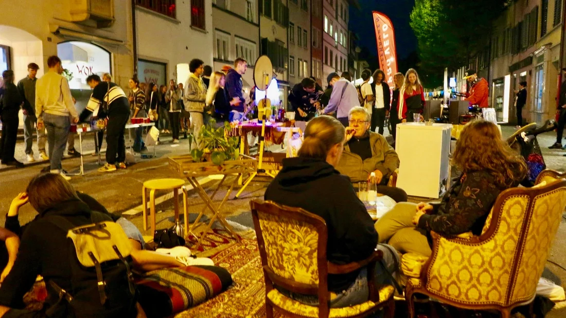 PARK(ing) Day 2021, Schaffhausen, Neustadt Musik, Food, Drinks,Spiel & Spass, Velos statt Autos, Park statt Parkplatz von AL Sch