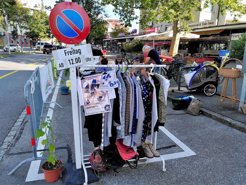 PARK(ing) Day 2021, Uster, Zürichstrasse 7, Flomi statt Parkplatz von Transition Uster