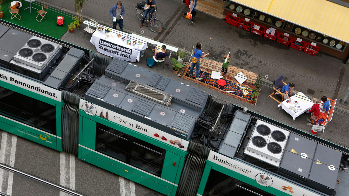 Lebensfreude statt Parkplatz am PARK(ing) Day 2014 in Basel