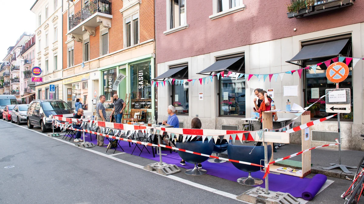 Urban Waste - Parkplätze sind Platzverschwendung, Präsentation verschiedener Ideen zum Thema Begegnung und Vernetzung im städtis