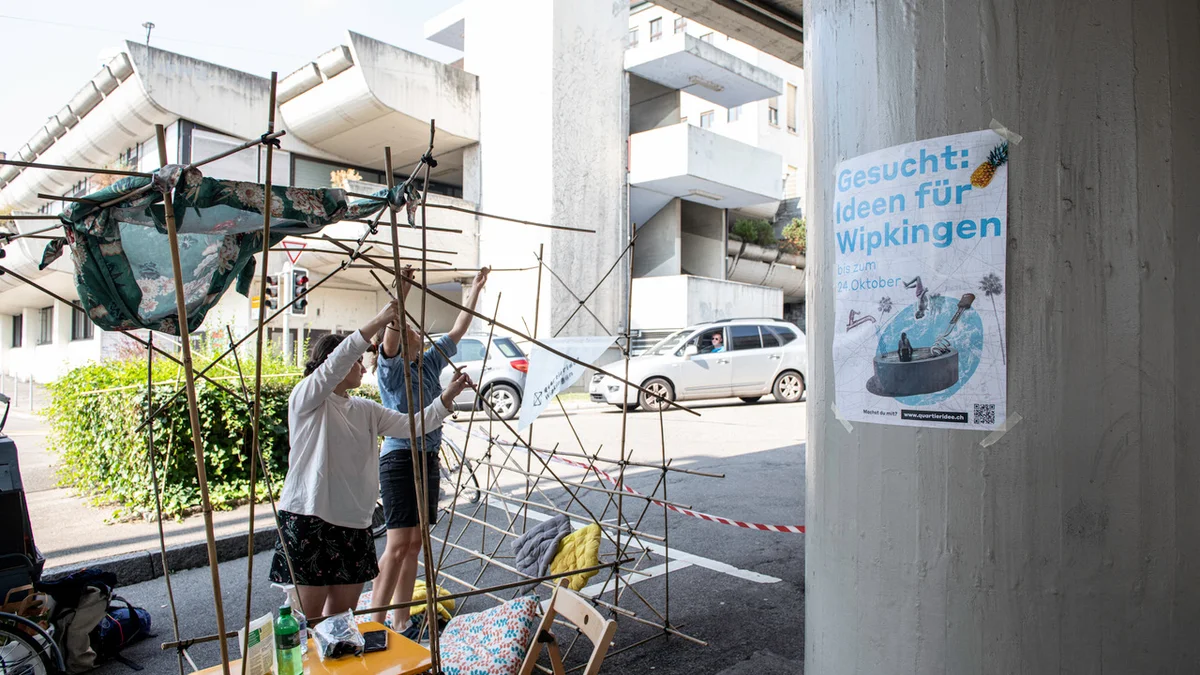 Im Outdoor- Wohnzimmer  Kaffee und Tee trinken und über die Zukunft des Quartiers diskutieren an der Lendenbergstrasse von Anton