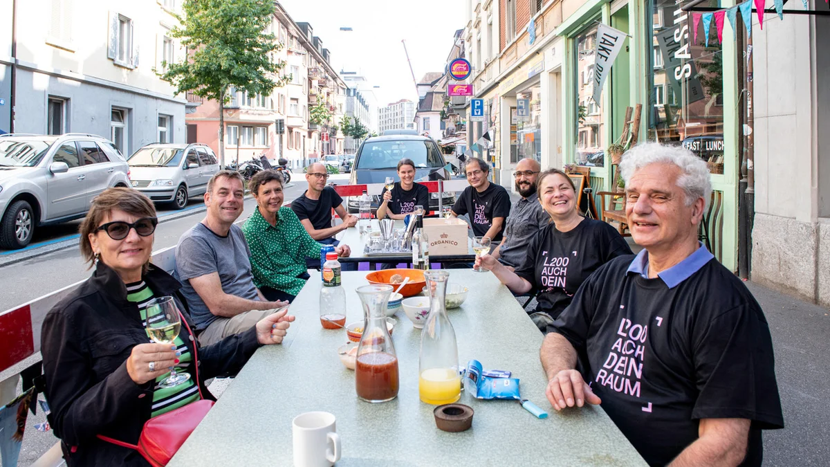 Urban Waste - Parkplätze sind Platzverschwendung, Präsentation verschiedener Ideen zum Thema Begegnung und Vernetzung im städtis