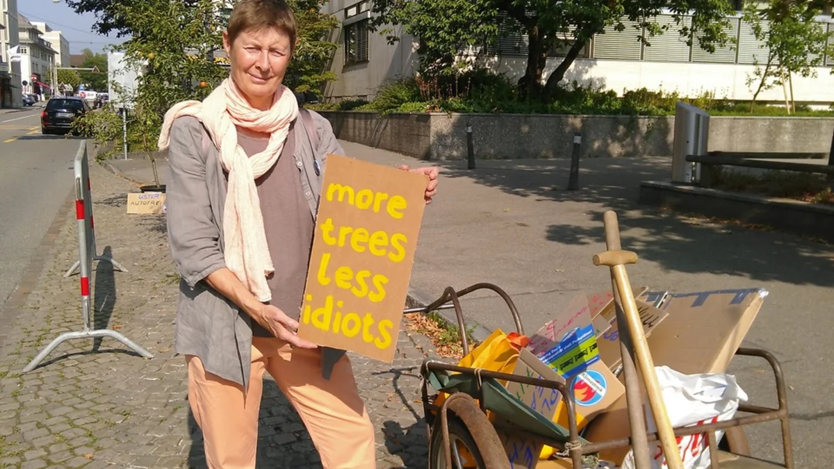 Bäume statt Parkplätze  mit Rémy von der Klimagruppe Uster am PARK(ing) Day 2020 in Uster