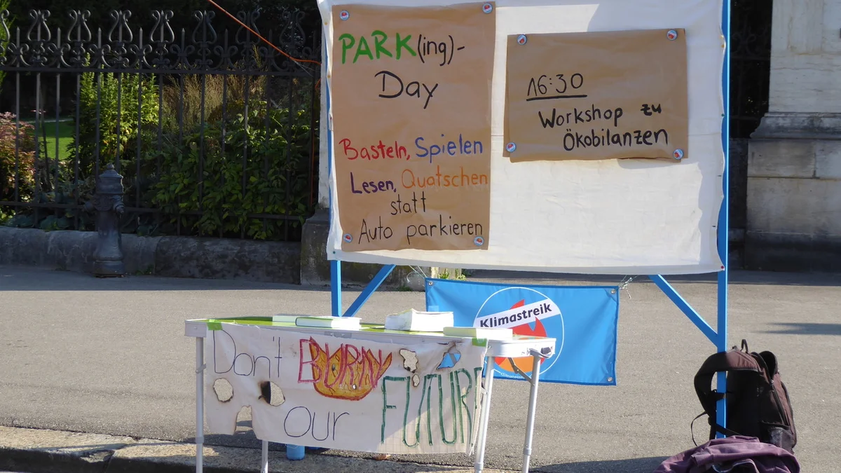 Gemeinsam spielen, lernen, basteln. Der Klimastreik setzt auf Kreativität statt Blechbüsen am PARK(ing) Day 2020 in Bern