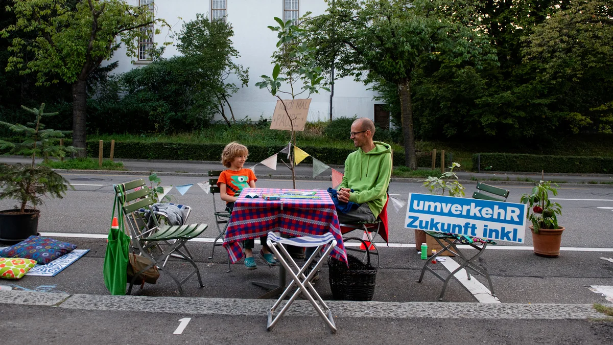 Lauschige grüne Oase der Begegnung von Nora an der Fellenbergstrasse am PARK(ing) Day 2020 in Zürich