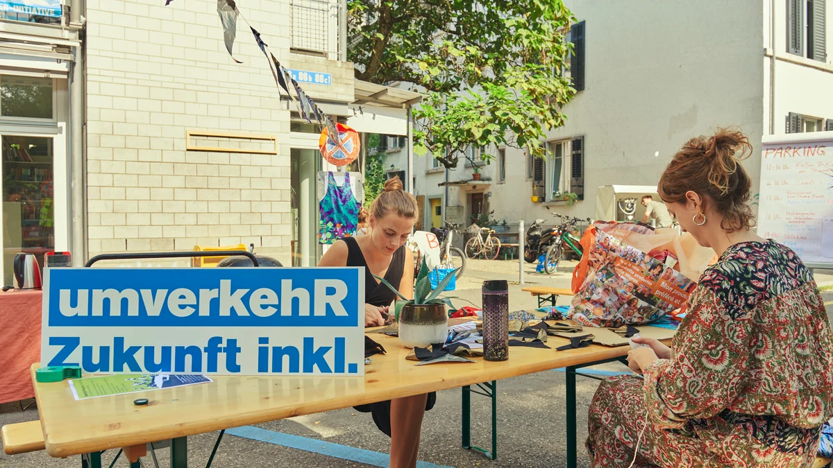 Oktober(fest) Revolution im Chreis Cheib, diskutiere am temporären Stammtisch an der Bäcki über die Zukunft des Quartieres von L