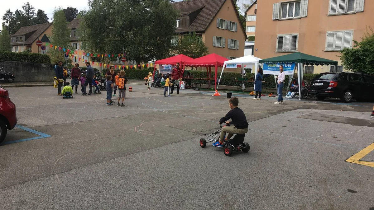 „Brahmsnatur“, gemütliches Beisammensein umringt von Pflanzen.